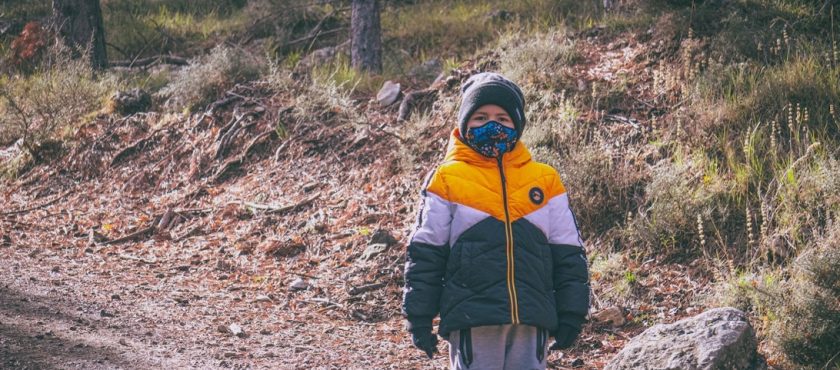 Familienurlaub im Weserbergland: Die richtige Kleidung für Kinder bei Outdoor-Aktivitäten Familienurlaub im Weserbergland: Die richtige Kleidung für Kinder bei Outdoor-Aktivitäten